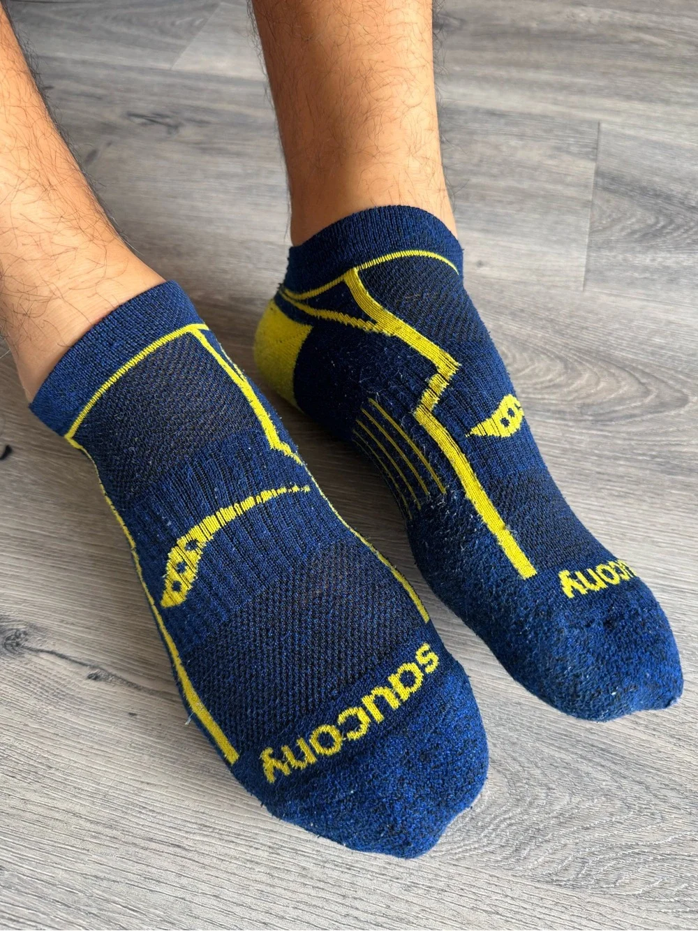 Saucony Men's Rundry Bolt Performance No-show Socks
